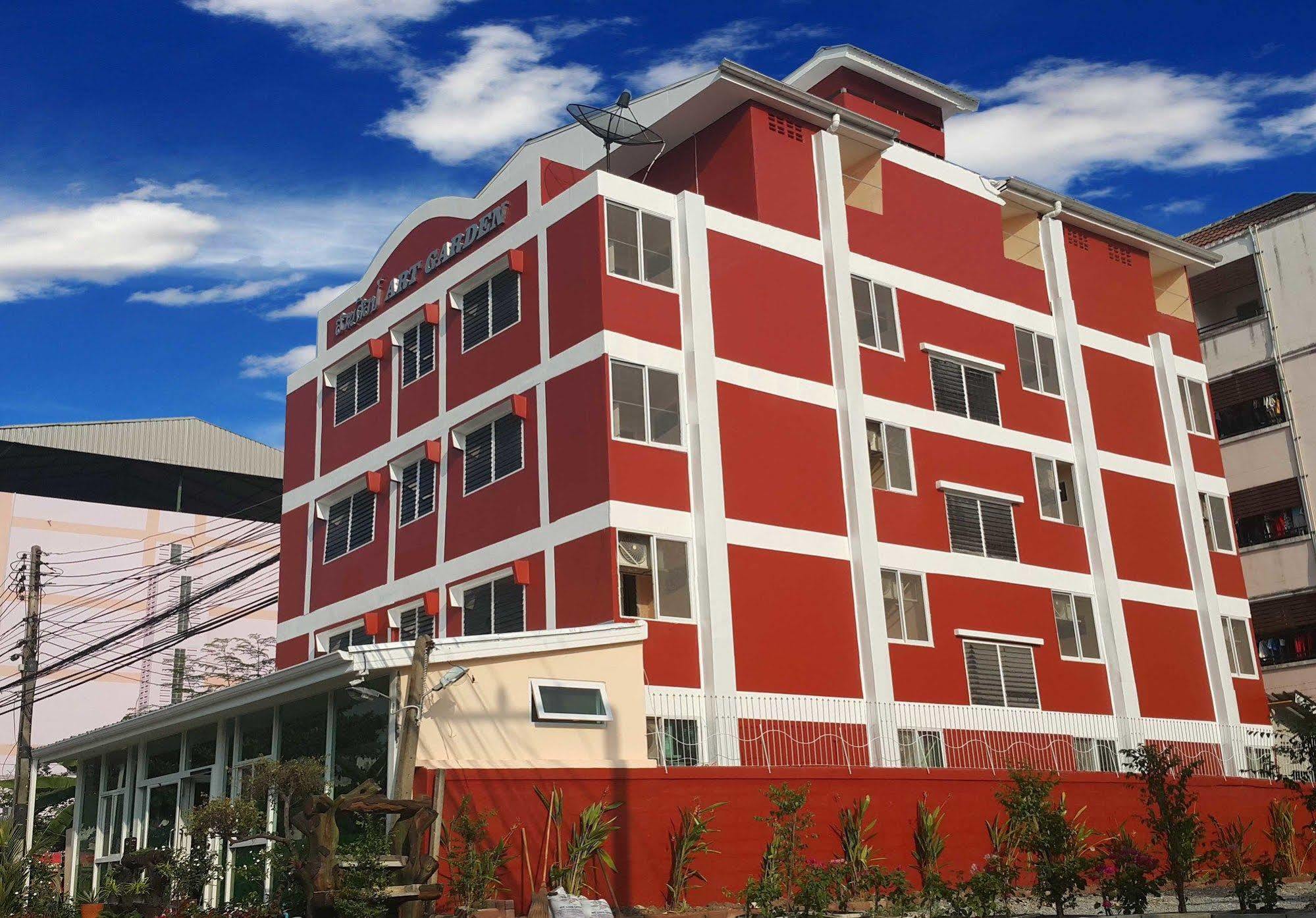 Suansin Art Garden Aparthotel Ban Lat Krachaeng Exterior photo