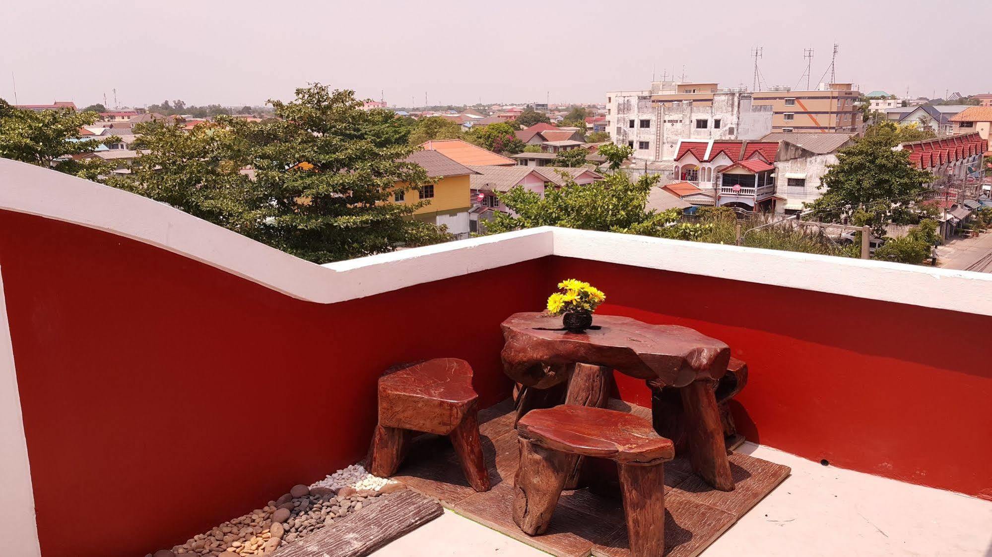 Suansin Art Garden Aparthotel Ban Lat Krachaeng Exterior photo